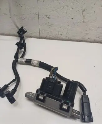 Volvo S60 Glow plug pre-heat relay 0281003145