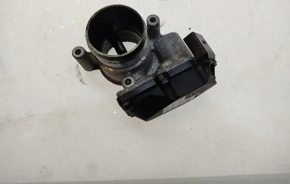Volkswagen Golf VI Throttle valve 03L128063T
