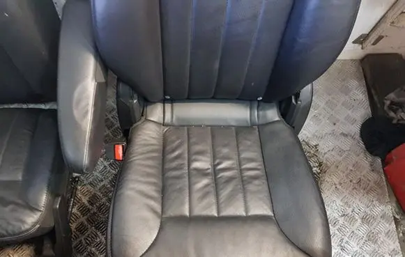 Mercedes-Benz R W251 Seat belt height adjuster 