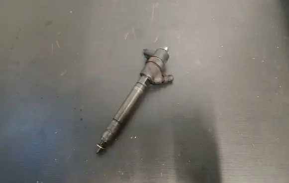 Fuel injector