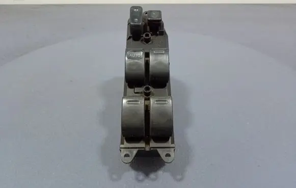 Toyota Sienna XL20 II Electric window control switch 514868