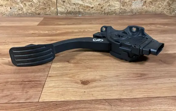 Ford Mondeo MK IV Accelerator throttle pedal 6G929F836RD C95YE04 6PV01083414