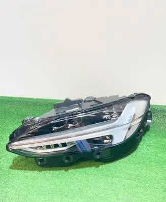 Volvo S90, V90 Headlight/headlamp 31655788