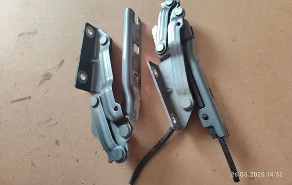 Volkswagen Golf V Engine bonnet/hood hinges 1K0823302B 1K0823301B LA7T