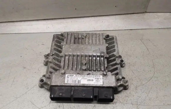 Ford Focus C-MAX Engine control unit/module 3M5112A650AB 5WS40211BT