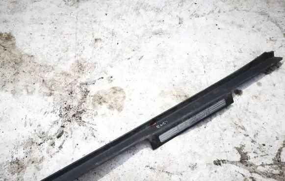 Mercedes-Benz R W251 Front sill trim cover a2516800135