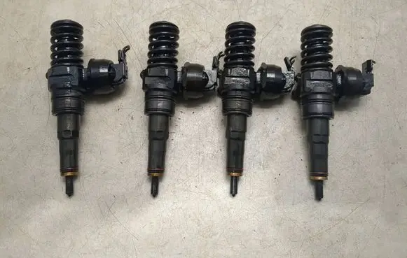 Audi A3 S3 A3 Sportback 8P Fuel injectors set 0414720313