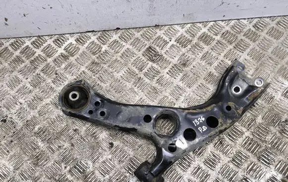 Toyota C-HR II Front lower control arm/wishbone 4612B