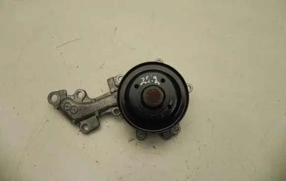 Toyota Yaris Water pump 1610009750 VD7649