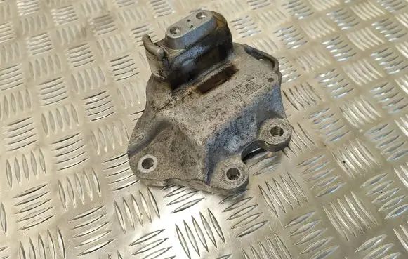 Gearbox mounting bracket