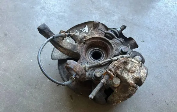 Volkswagen Transporter - Caravelle T4 Front wheel hub spindle knuckle