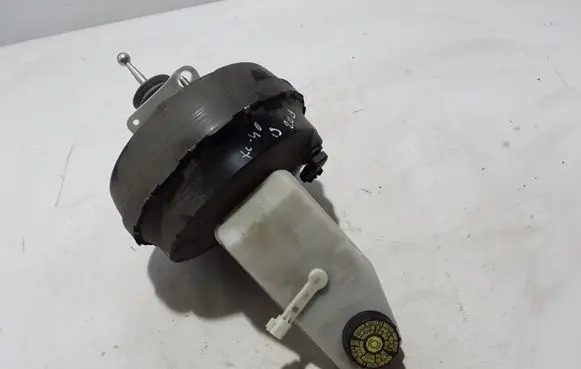 Volvo XC40 Brake booster 32212626