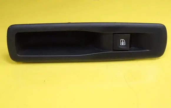 Renault Laguna III Electric window control switch 82944002R