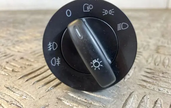 Volkswagen Touran I Light switch 1T0941431N