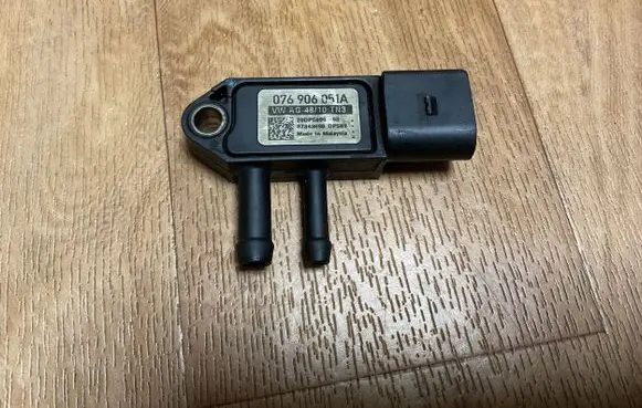 Volkswagen PASSAT B6 Exhaust gas pressure sensor 076906051A