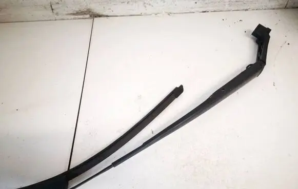 Mazda CX-7 Front wiper blade arm