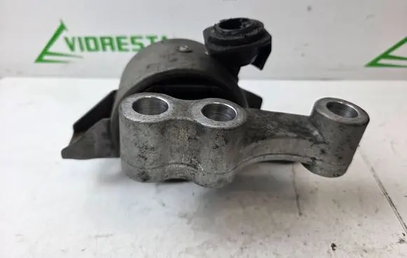 Engine mount bracket