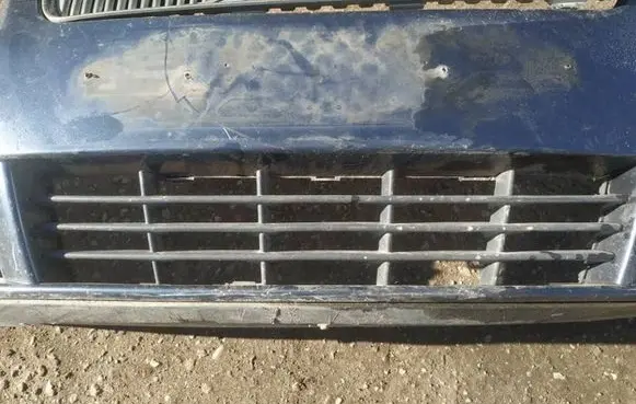 Volvo V50 Front bumper lower grill