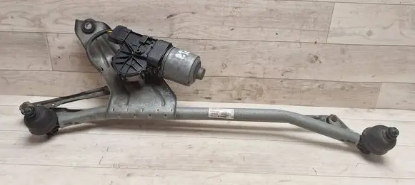 Dacia Sandero Front wiper linkage and motor 3397020879 8200619512 020963