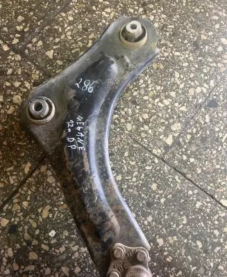Renault Megane III Front lower control arm/wishbone