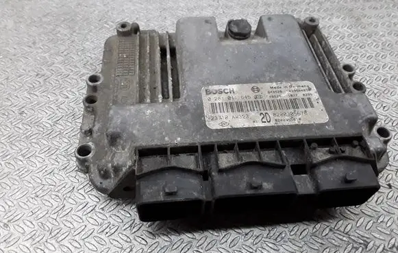 Nissan Primera Engine control unit/module 0281011645 8200305678