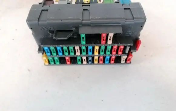 Peugeot 405 Fuse box set 9450537080