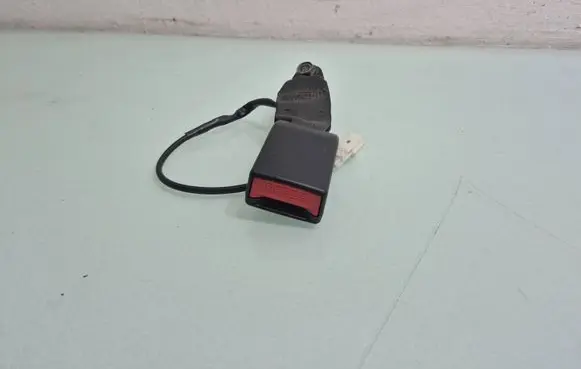 Nissan Qashqai+2 Front seatbelt buckle 306495099JN7