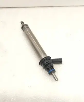 Mercedes-Benz GLS X166 Fuel injector A2560700187 0261500397