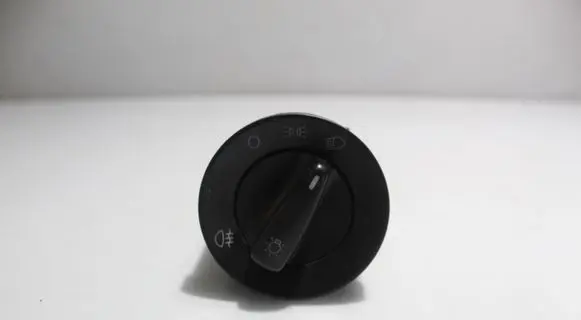 Skoda Fabia Mk2 (5J) Light switch