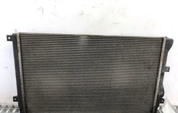Volkswagen Touran I Coolant radiator 1K0121253H