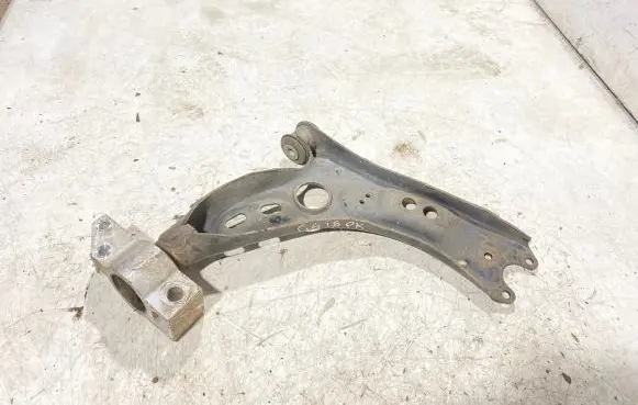 Volkswagen Golf VI Front lower control arm/wishbone