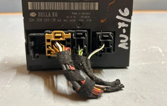 Audi A3 S3 8P Comfort/convenience module 8P0959433C 05700610 5DK00858336