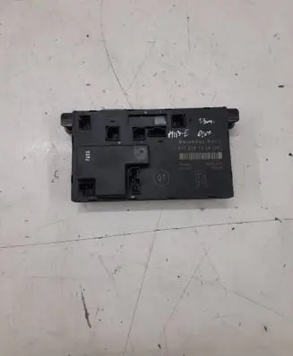 Mercedes-Benz E W211 Door control unit/module 2118701226 00401702