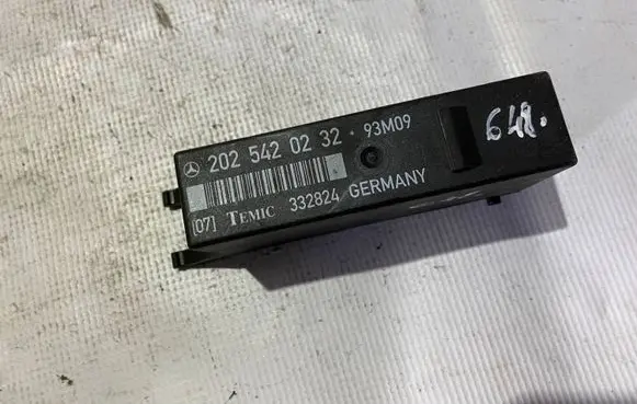 Mercedes-Benz C W202 Light module LCM a2025420232 2025420232