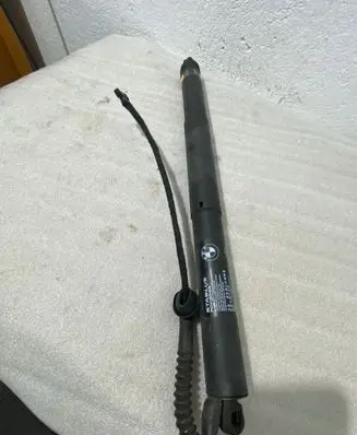 BMW X5 F15 Tailgate strut 961745 182022