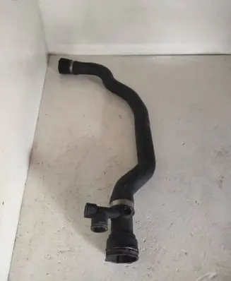 Coolant pipe/hose