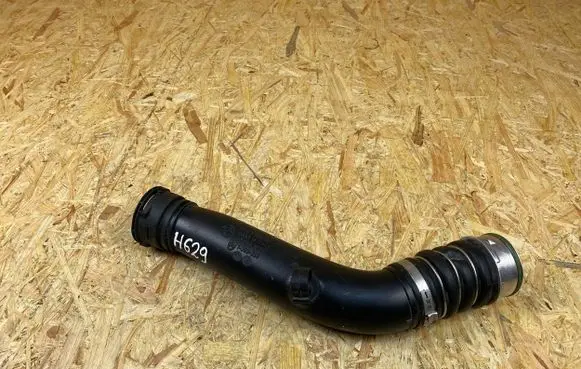 BMW Z4 E89 Intercooler hose/pipe 7588283