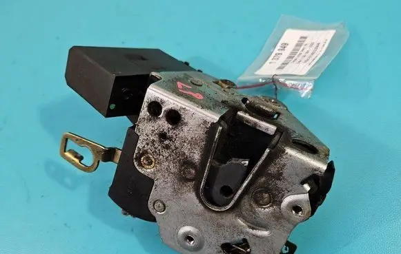 BMW 3 E36 Front door lock 1387606 IMPRK1379949