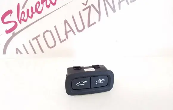 Volvo XC40 Tailgate/boot open switch button 31674801 8888780750