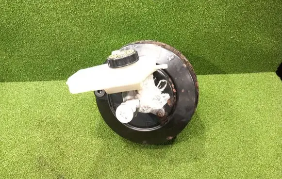 Renault Master III Brake booster 472100453R T02S698280
