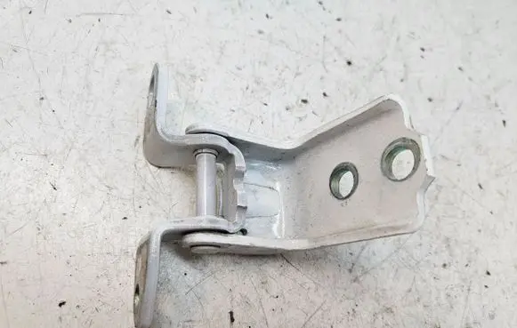 Mitsubishi Eclipse Cross Rear door lower hinge