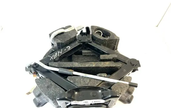 Ford C-MAX II Tool set AJ68582