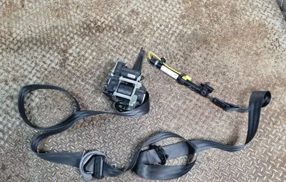 Audi Q5 SQ5 Front seatbelt 008R0000 80A857620