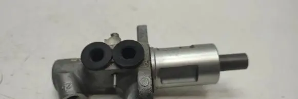 Master brake cylinder
