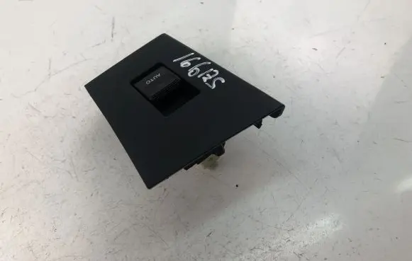 Toyota Auris E180 Electric window control switch 7427102630