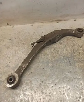 Nissan Qashqai+2 Rear control arm