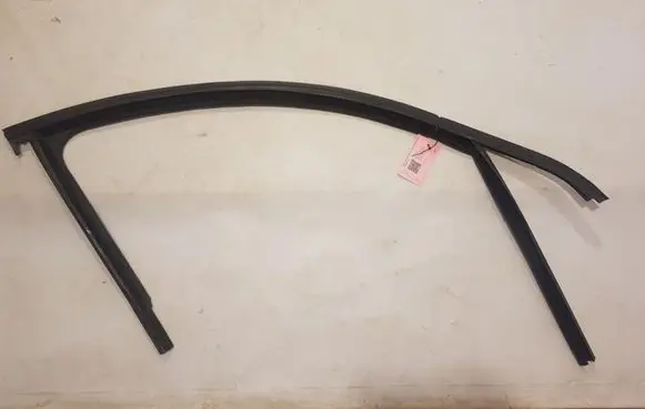 Volkswagen PASSAT B7 Rubber seal front door window/glass 3C4837422