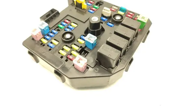 Chevrolet Captiva Fuse module 95903657