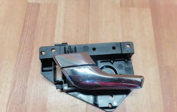 Rear door interior handle
