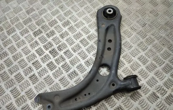 Volkswagen Golf Sportsvan Front lower control arm/wishbone 5Q0407152R